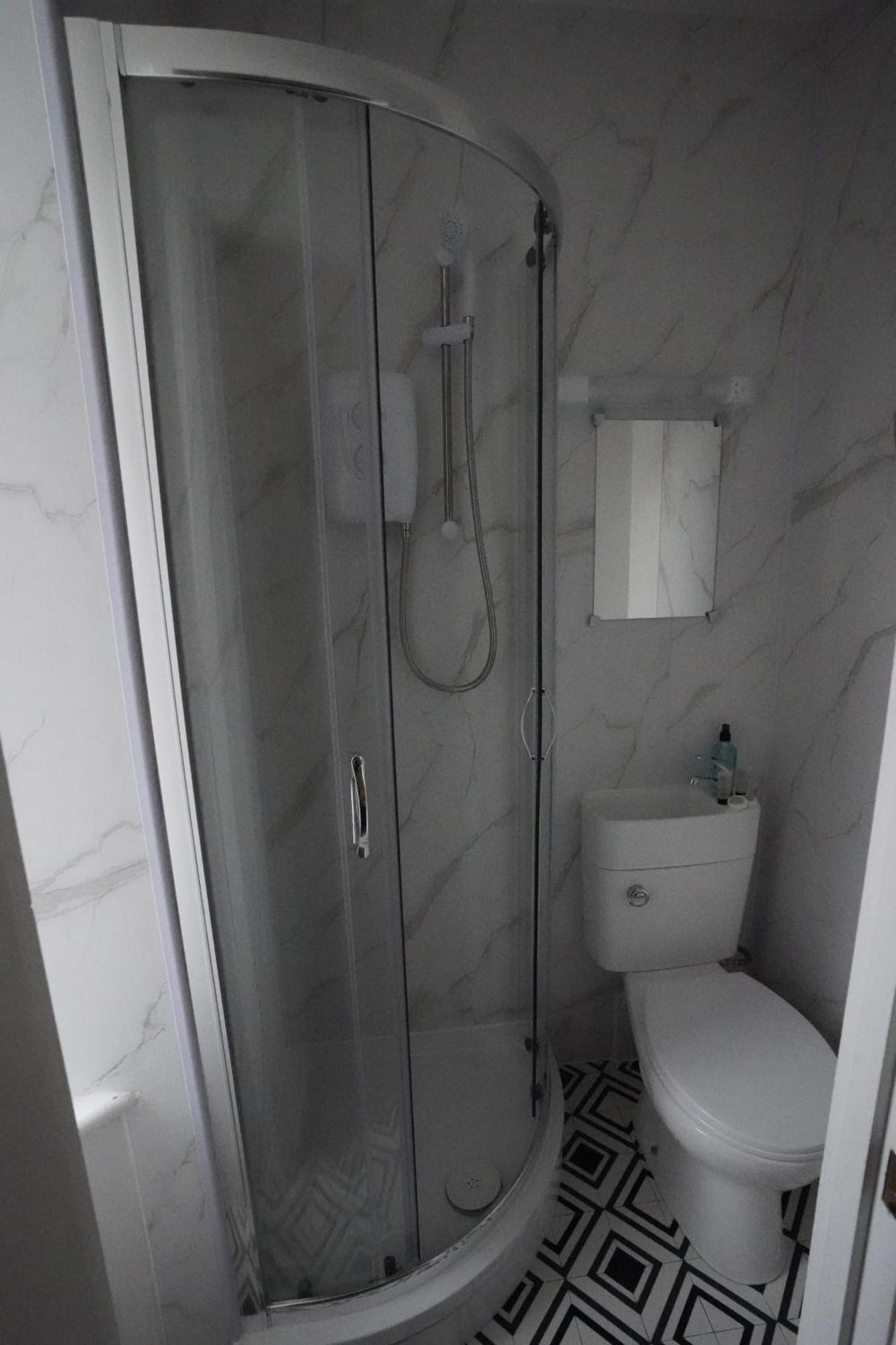 The Lodge By Birchwood Horley Ngoại thất bức ảnh